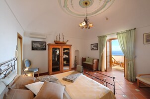 3 habitaciones, tabla de planchar con plancha y cunas gratuitas 