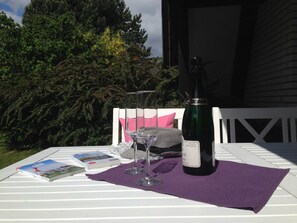 Unclassified image, 2 of 27, button