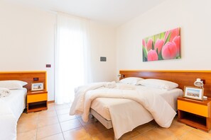 2 slaapkamers, een kluis op de kamer, verduisterende gordijnen