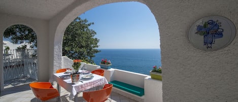 Apartment, 2 Bedrooms | Terrace/patio