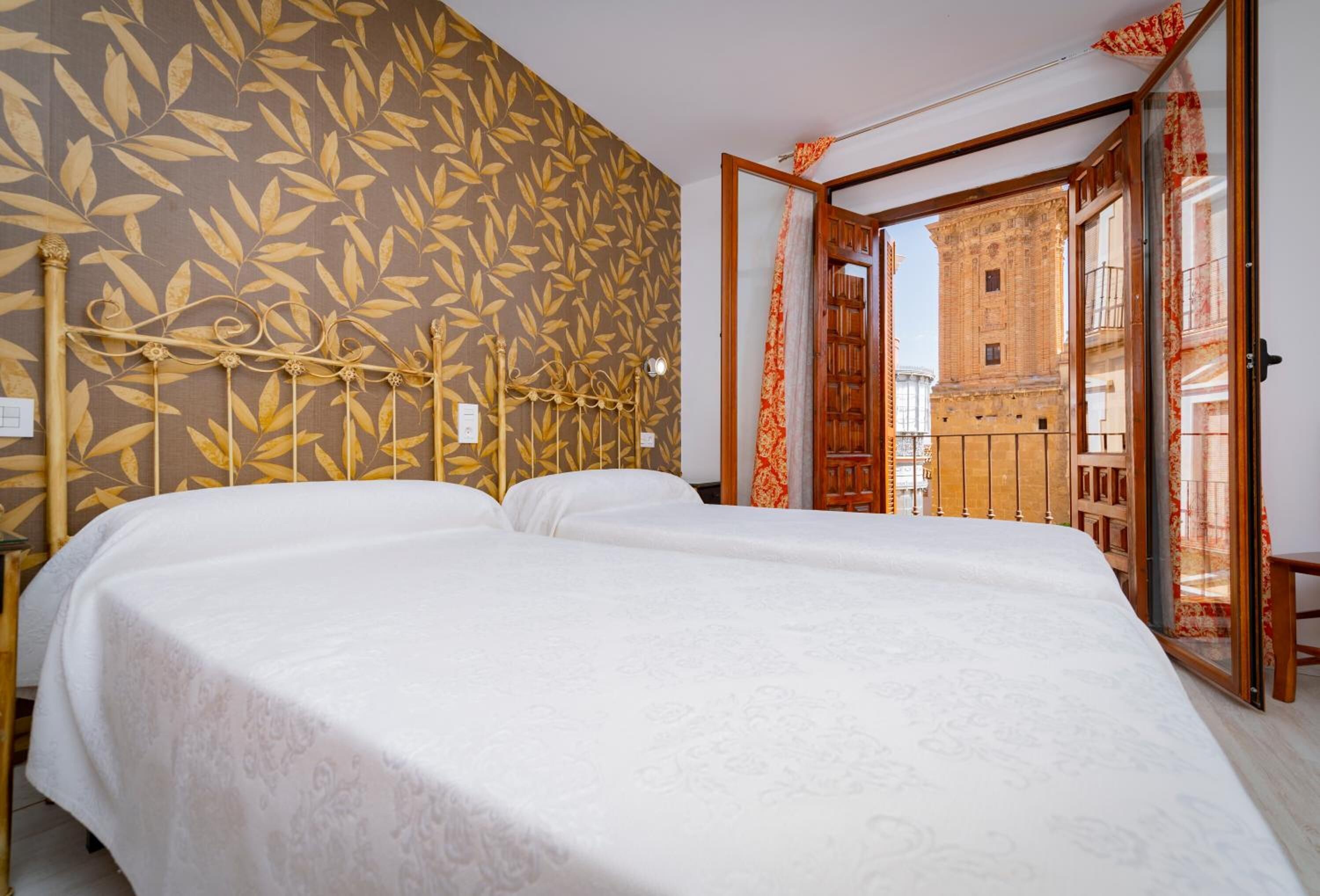 WiFi (free), bed sheets