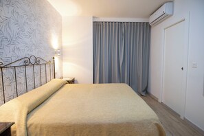 Double or Twin Room | Free WiFi, bed sheets - Hotel Manzanito (Antequera)