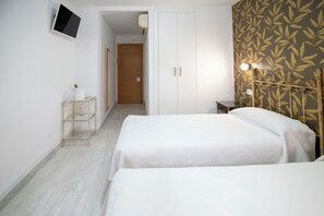 Superior Double or Twin Room | Free WiFi, bed sheets - Hotel Manzanito (Antequera)