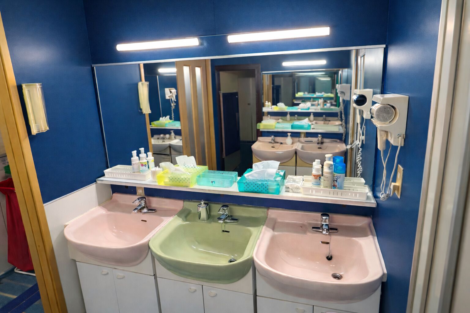 Photo - Capsule Hotel Block Room