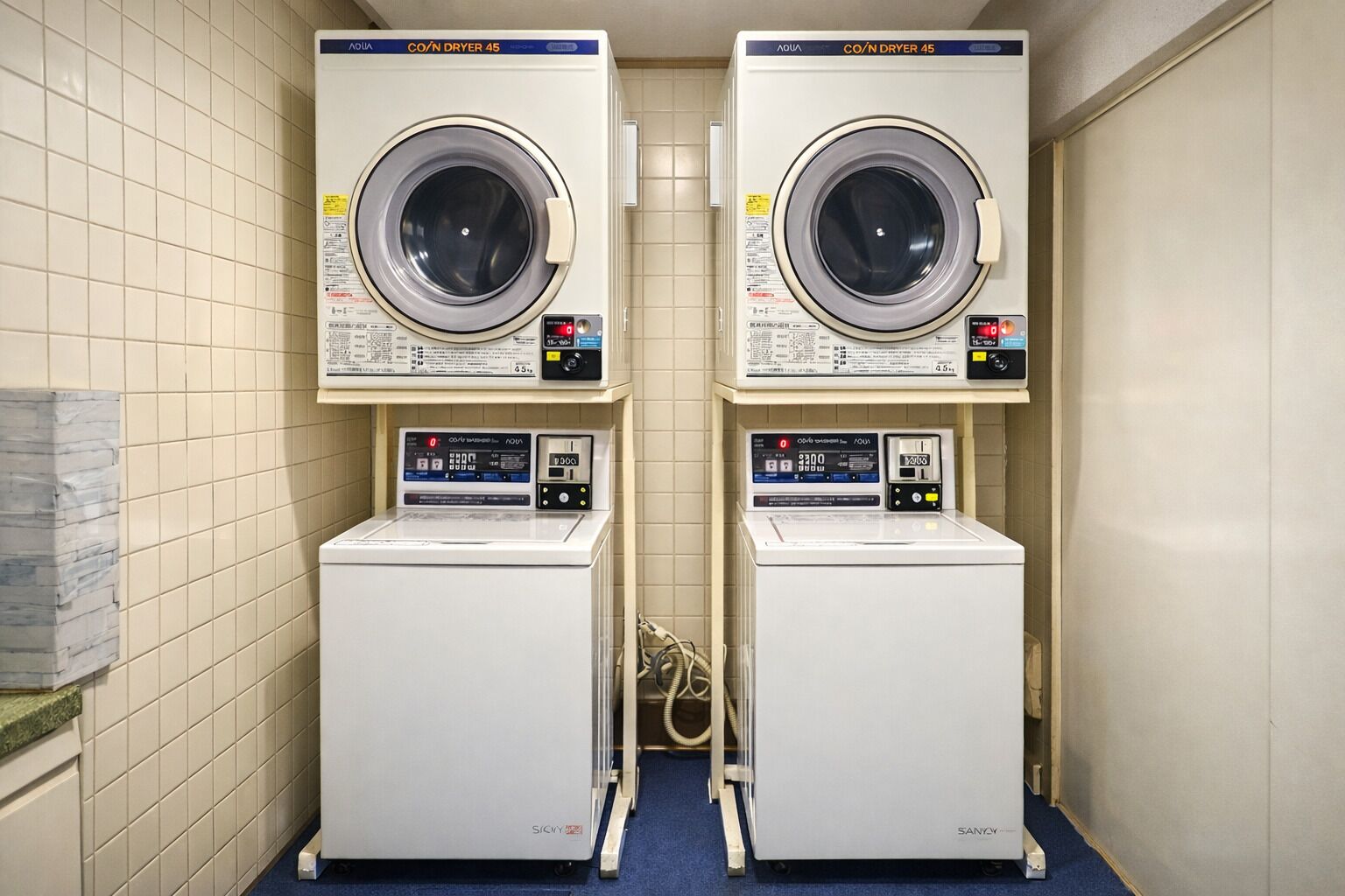 Photo - Capsule Hotel Block Room