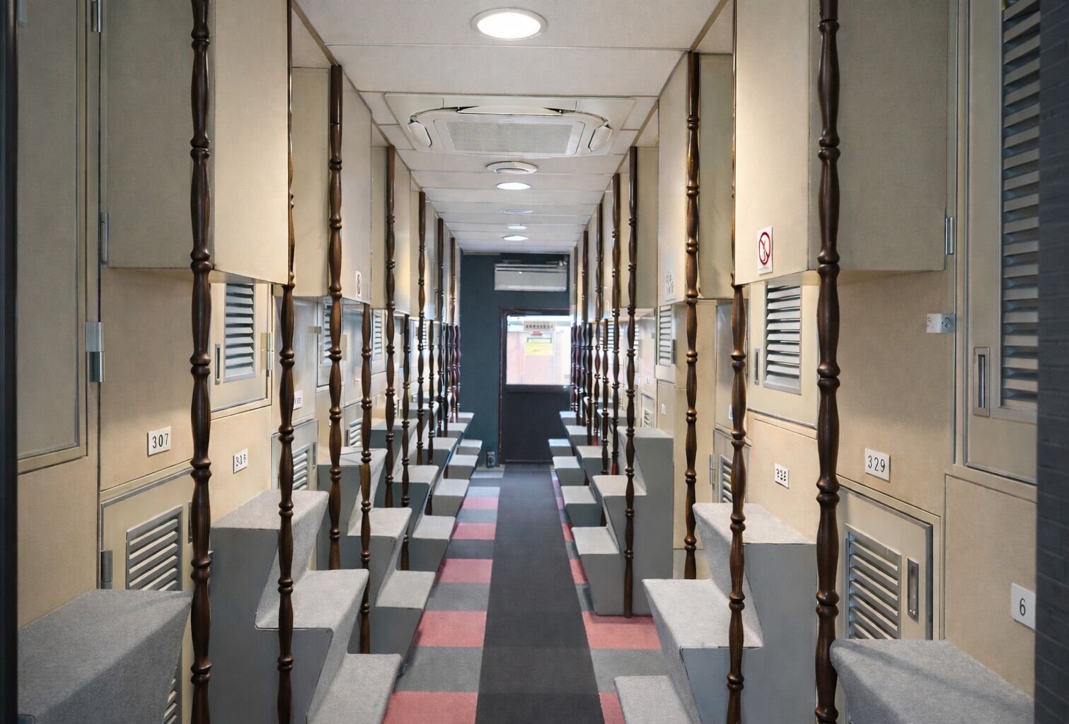 セーフティボックス (室内)、WiFi (無料)、ベッドシーツ