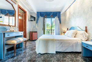 小型套房 | 办公桌、熨斗/熨板、免费 WiFi、床单