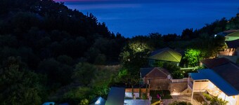 Stoned Traditional House just 3km from amazing beaches