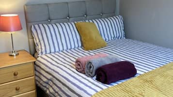 4 bedrooms, iron/ironing board, free WiFi, bed sheets
