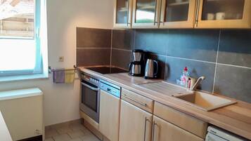 Frigorifero, microonde, forno, lavastoviglie