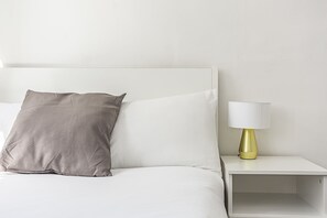Apartment, 2 Bedrooms | 2 bedrooms, free WiFi, bed sheets - Modern City Apartment Aldgate (London)