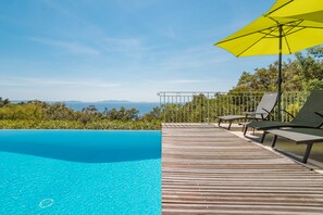 Piscine extérieure, piscine chauffée