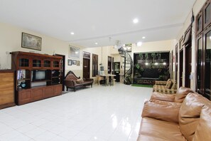 Lobby sitting area - Wanderlust (Yogyakarta)
