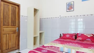 Desk, free WiFi, bed sheets