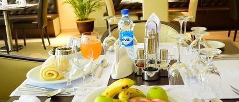 Breakfast, lunch and dinner served