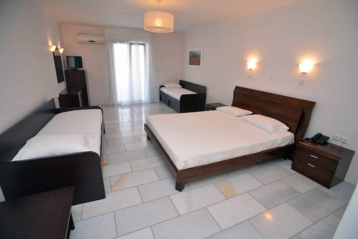 Villa, 1 Bedroom (Waterpark Villa) | In-room safe, bed sheets