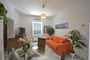 Apartment, 2 Bedrooms | 2 bedrooms, iron/ironing board, free cribs/infant beds, travel crib - Casa Sunset (Praiano)