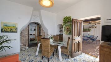 Apartment, 2 Bedrooms | 2 bedrooms, iron/ironing board, free cots/infant beds, travel cot