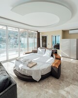 Rooftoop Balayi Suiti | 1 bedroom, Egyptian cotton sheets, premium bedding, minibar