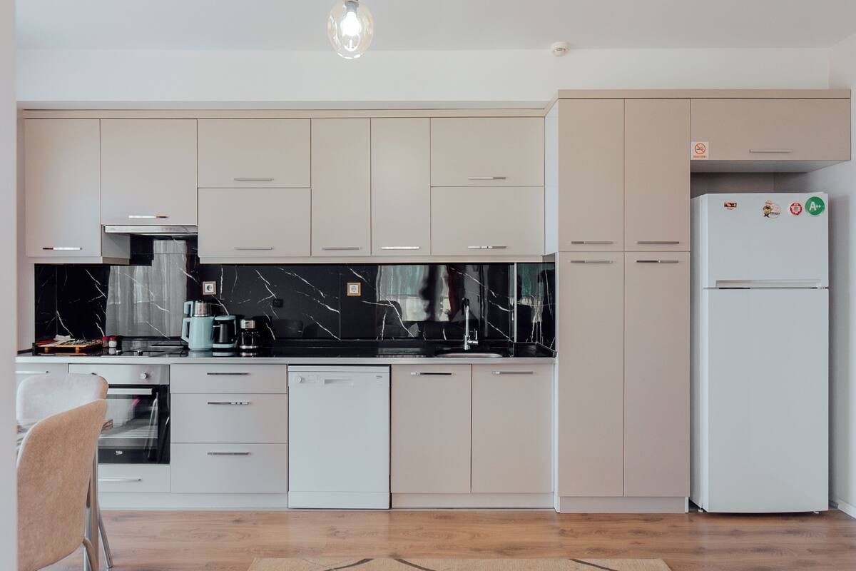 2+1 suit | shared kitchen | mini-fridge, electric kettle