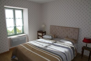 Quadruple Room | Premium bedding, Select Comfort beds, soundproofing, free WiFi