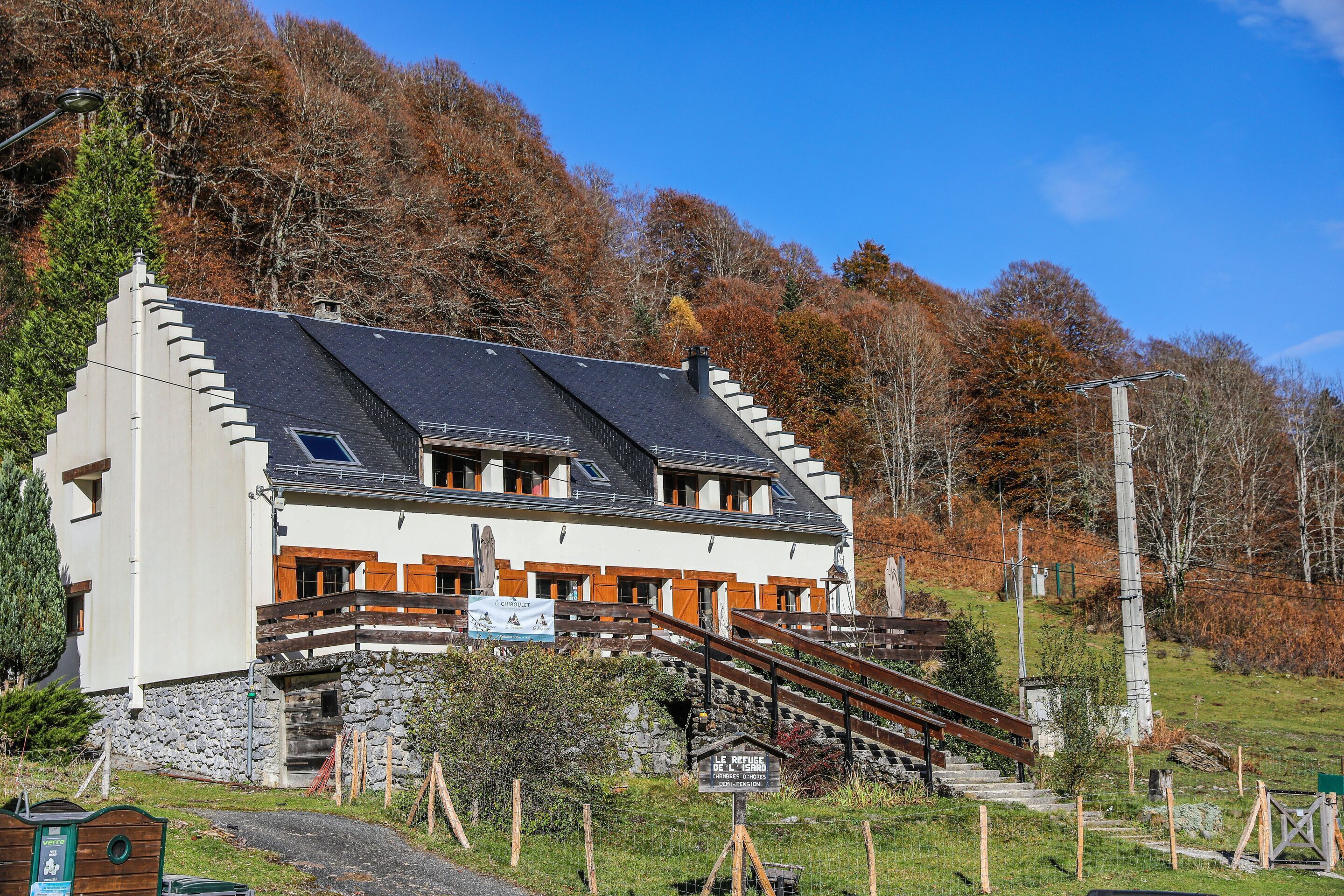 المنشأة من الخارج