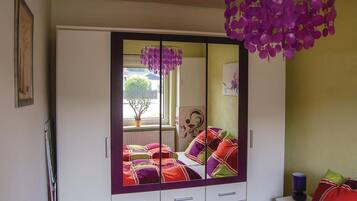 1 bedroom, travel crib, free WiFi