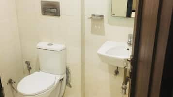 Deluxe Double Room | Bathroom