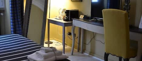 1 bilik tidur, meja, katil bayi/kot (surcaj), Wi-fi percuma