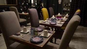 Tägliches inbegriffenes Frühstücksbuffet