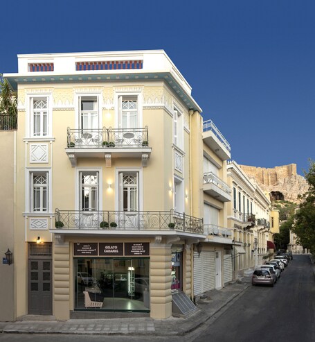 Plaka Arch Suites - Image 4