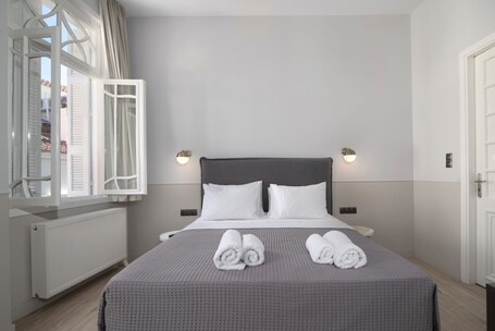 Plaka Arch Suites - Image 21