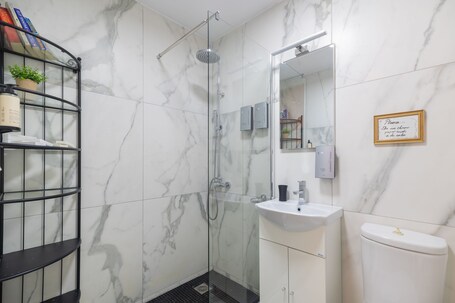 Plaka Arch Suites - Image 13