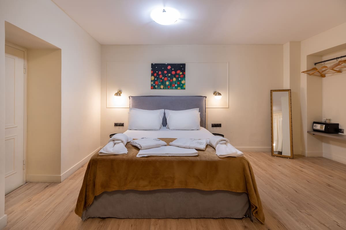 Junior Suite | Premium bedding, minibar, in-room safe, desk