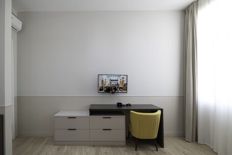 Plaka Arch Suites - Image 12