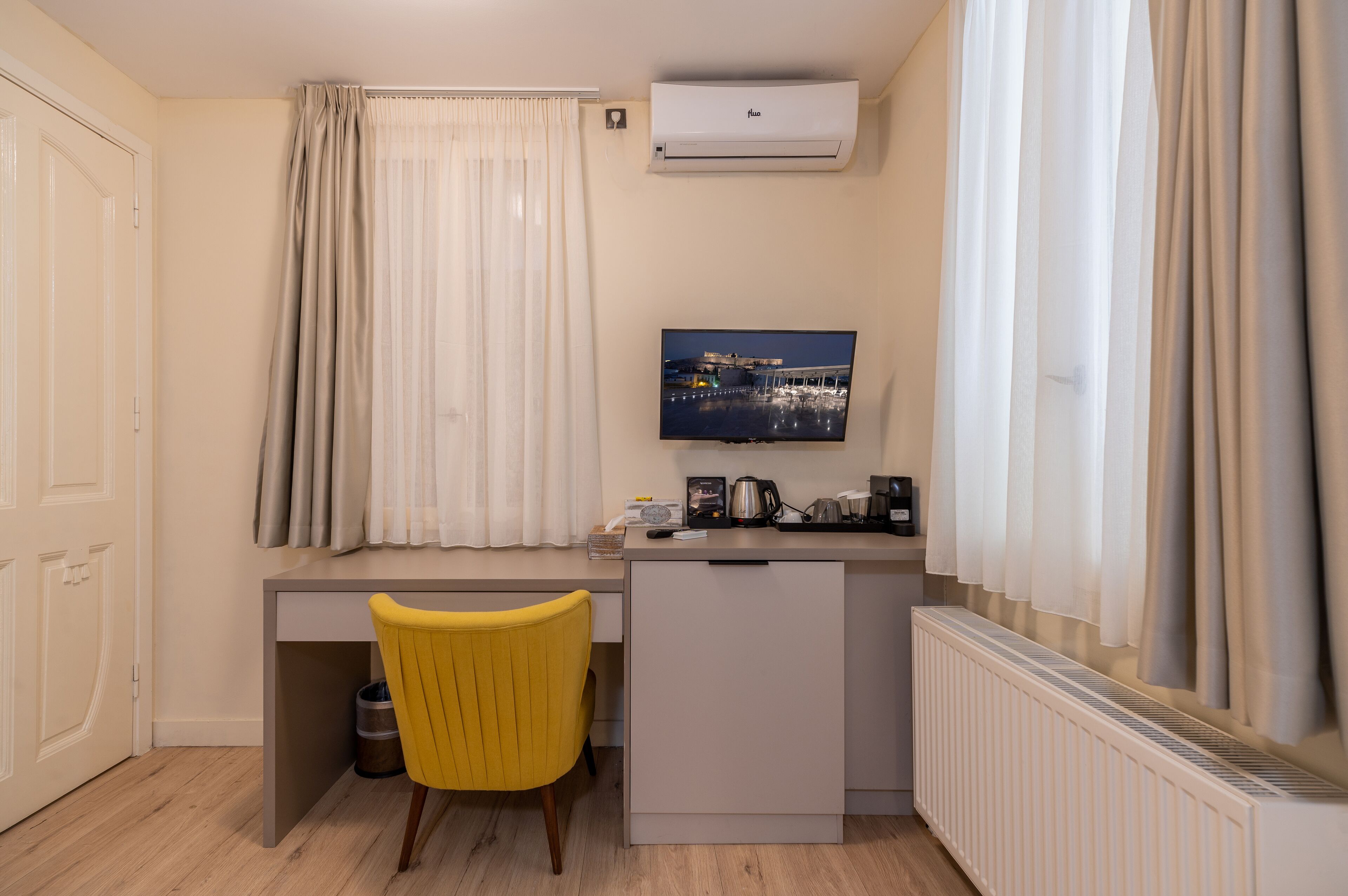 junior suite | premium bedding, minibar, in-room safe, desk