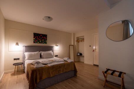 Plaka Arch Suites - Image 43