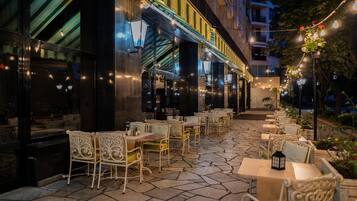 Bar (in der Unterkunft)