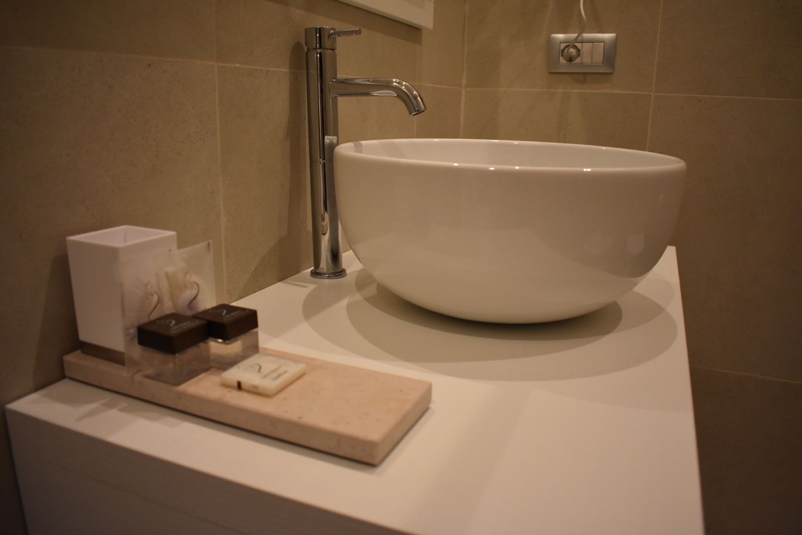 Photo - Gatto Bianco Duchessa