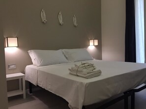 Bureau, chambres insonorisées, lits bébé (en supplément), Wi-Fi gratuit