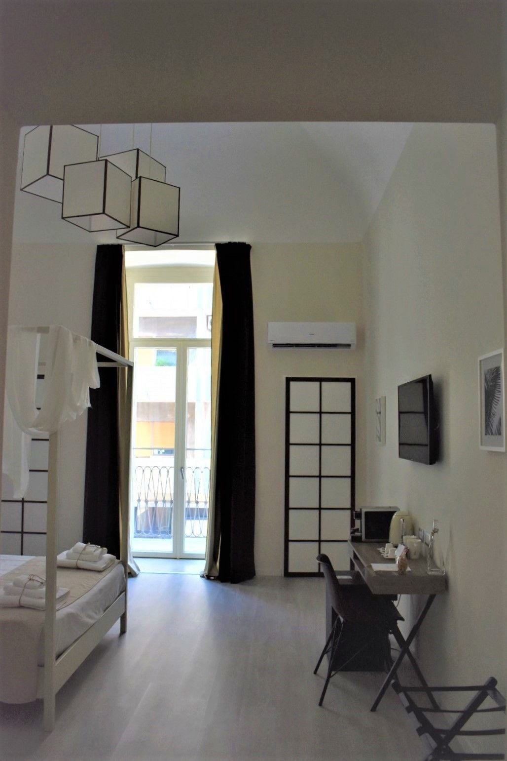 Bureau, chambres insonorisées, lits bébé (en supplément), Wi-Fi gratuit