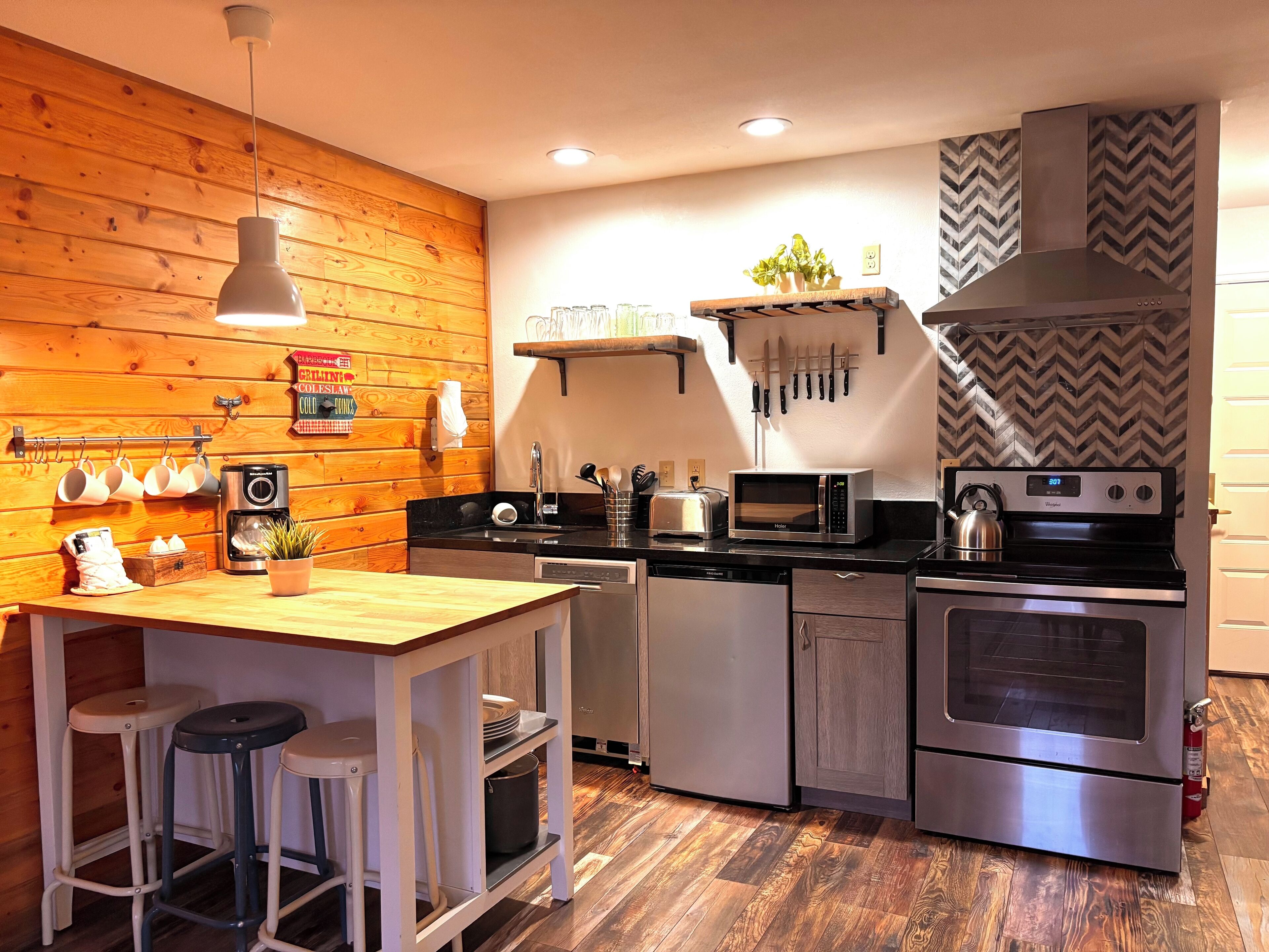 Fridge, microwave, oven, stovetop