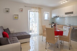 Apartment, Balkon | Wohnbereich