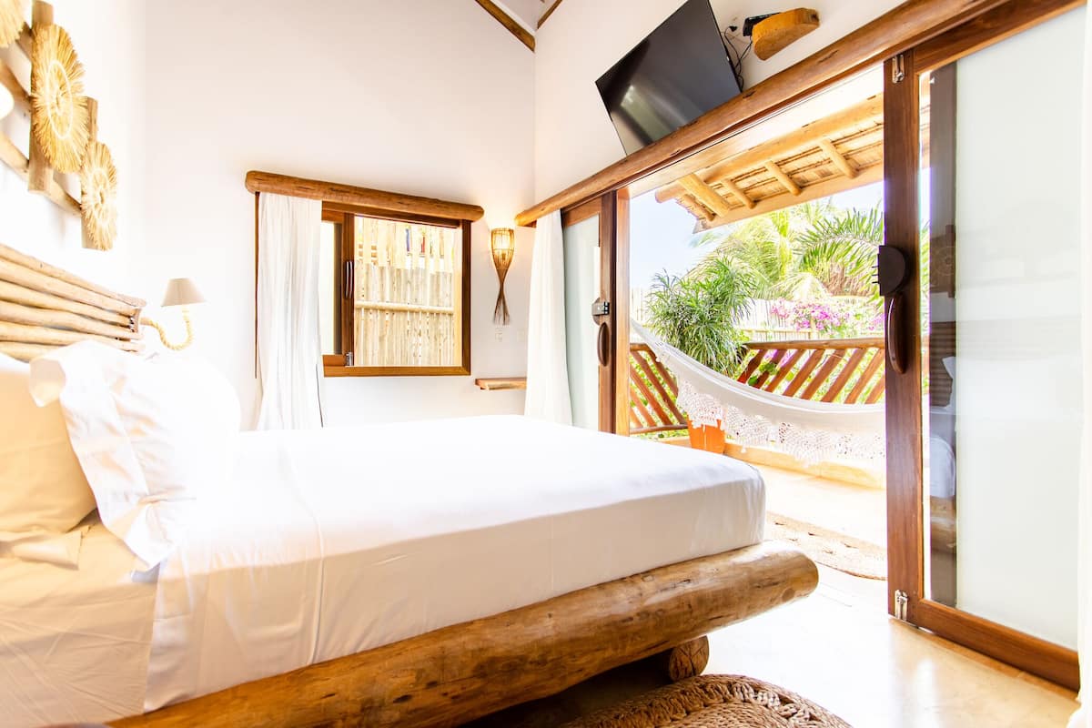 suite (master) | premium bedding, minibar, in-room safe, laptop workspace