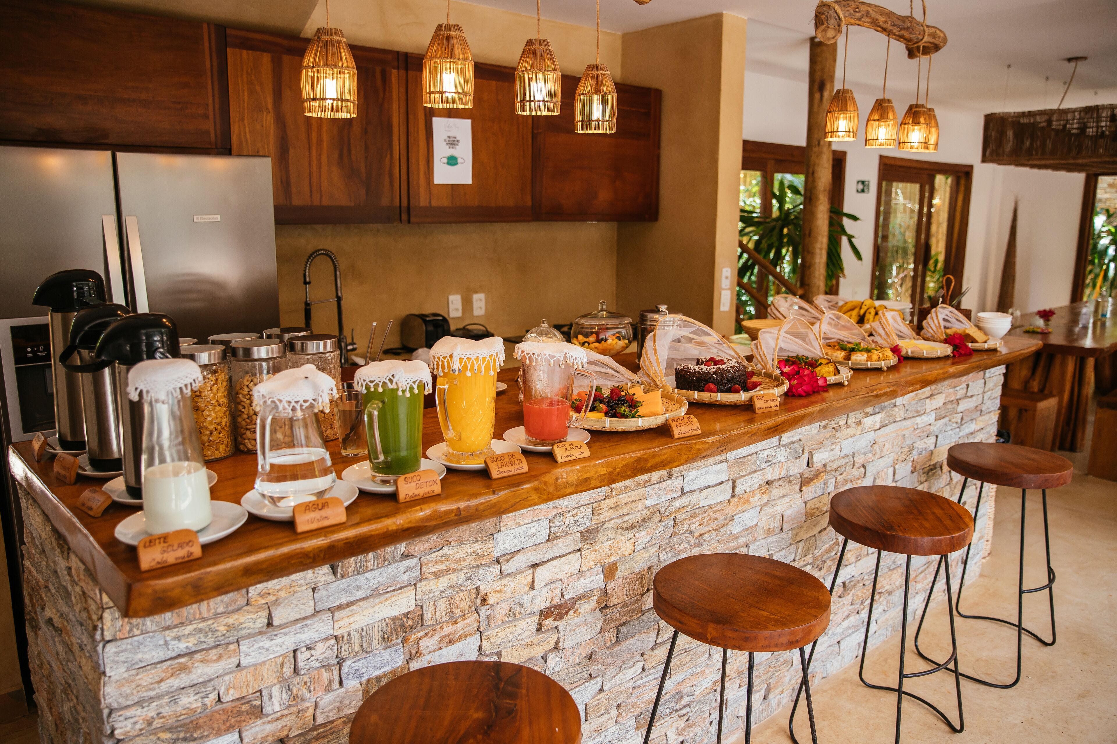 free daily english breakfast