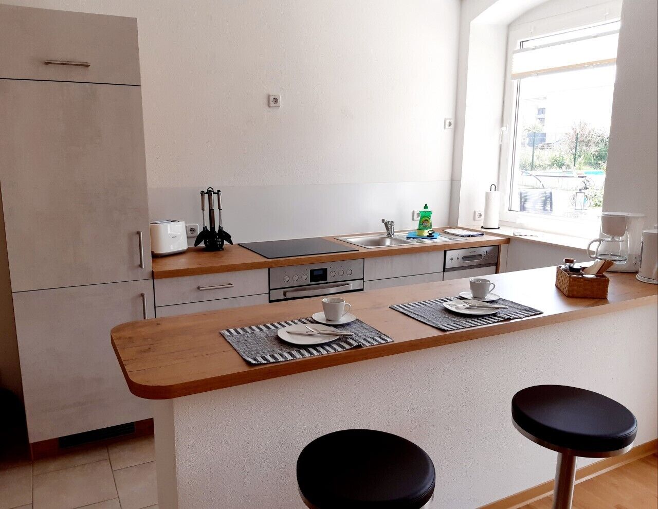 Exclusive Apartment | Private kitchen | Full-size fridge, oven, stovetop, dishwasher