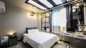 Standard Room, Non Smoking | Free WiFi, bed sheets