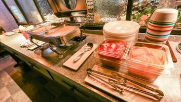 Free daily buffet breakfast