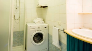 Bathroom - Città della Fortuna (Fano)