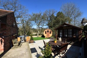 Garden - Oak Tree Stables (Birmingham)